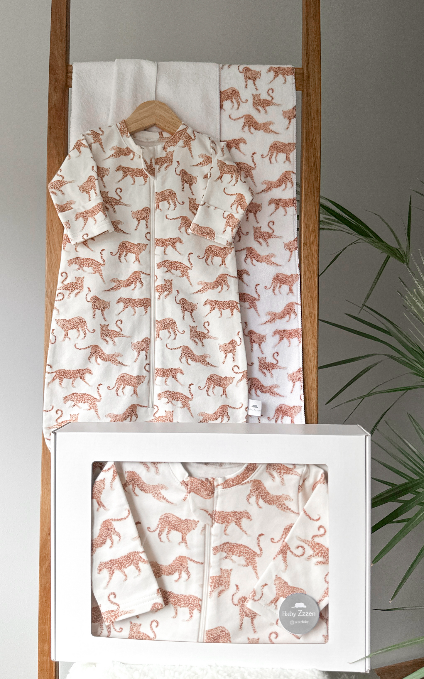 BIG Leopards gift box with sleeping Bag (set of 3 items)