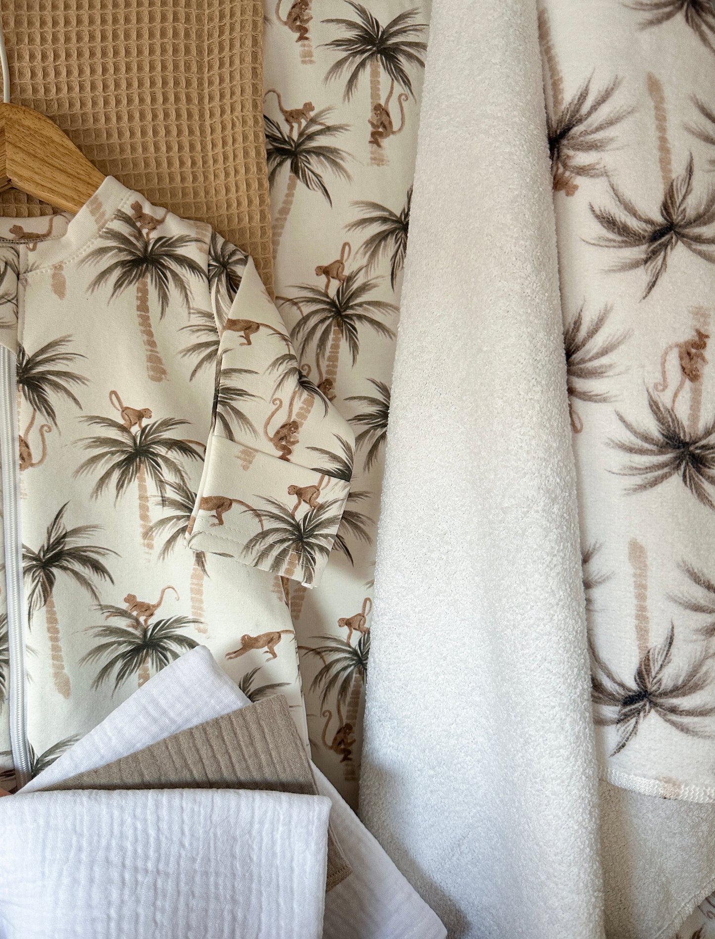 Gift box MONKEYS AND PALMS (set of 3 items)