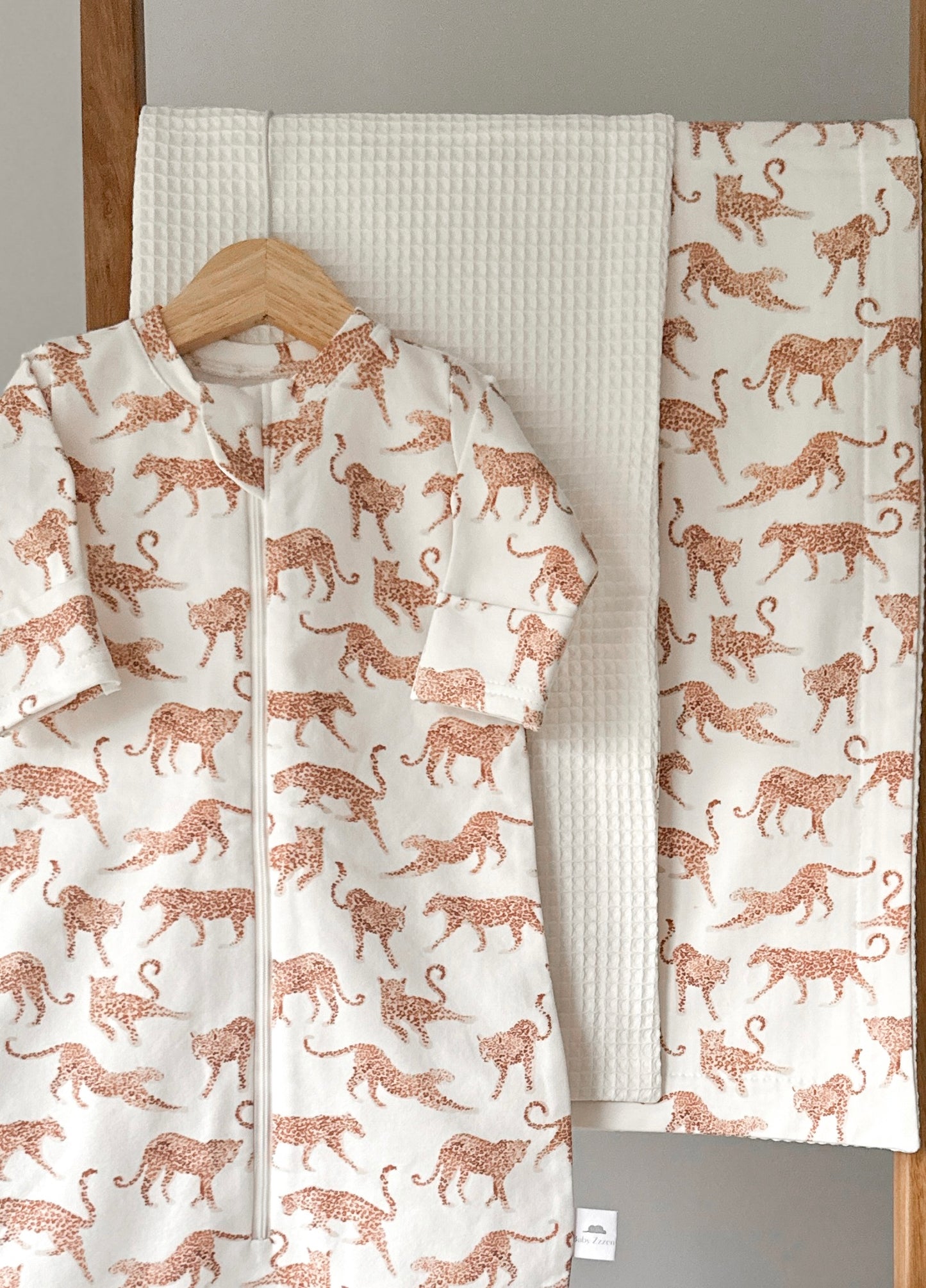 BIG Leopards gift box with sleeping Bag (set of 3 items)