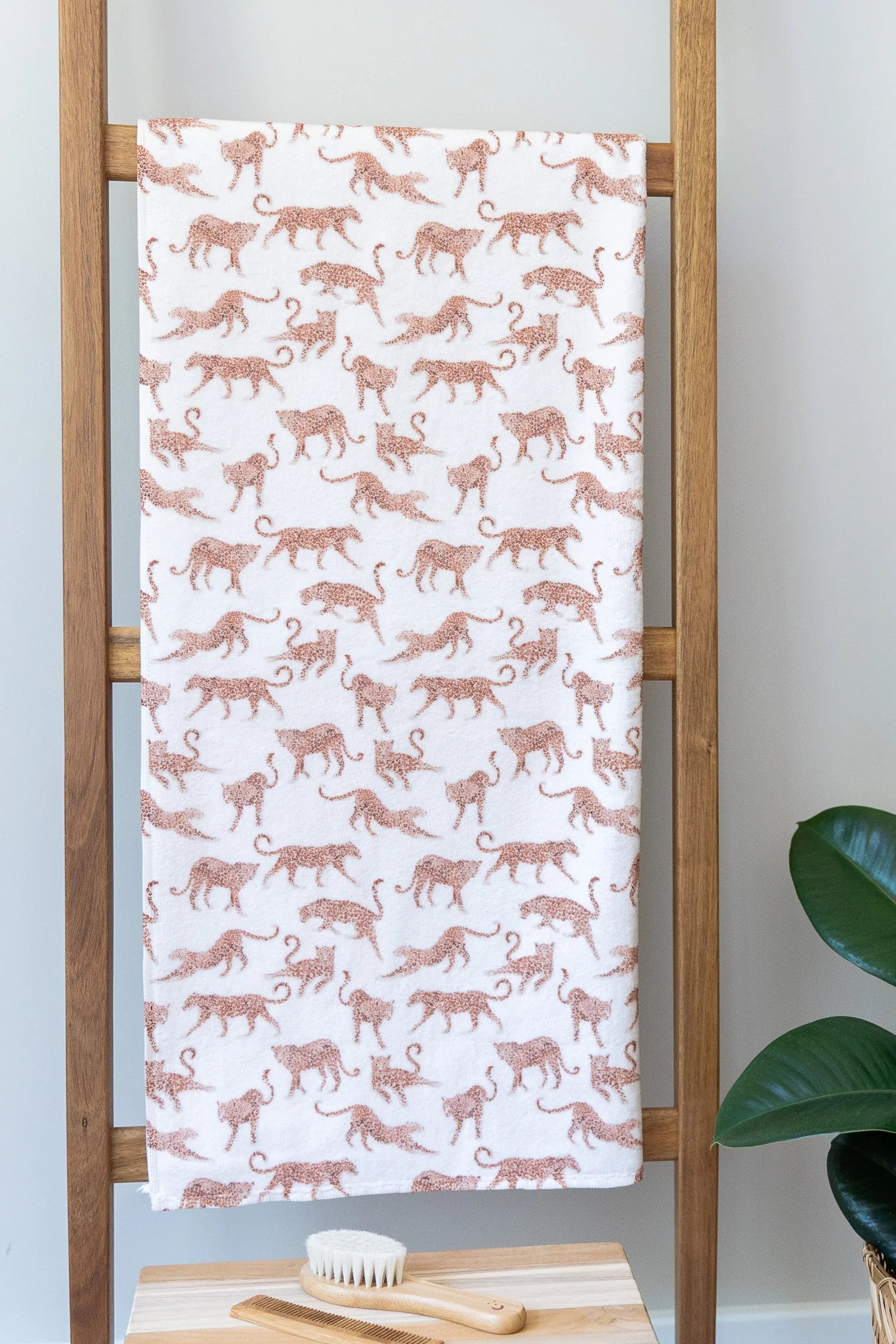 Leopards gift box with Pajama (set of 2 items)