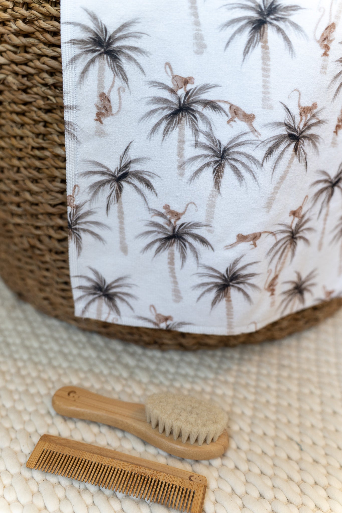 Eco towel with monkeys