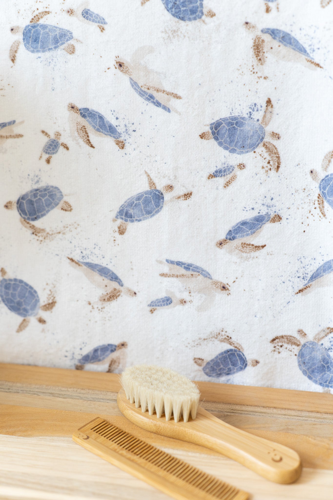 Eco towel with blue turtles