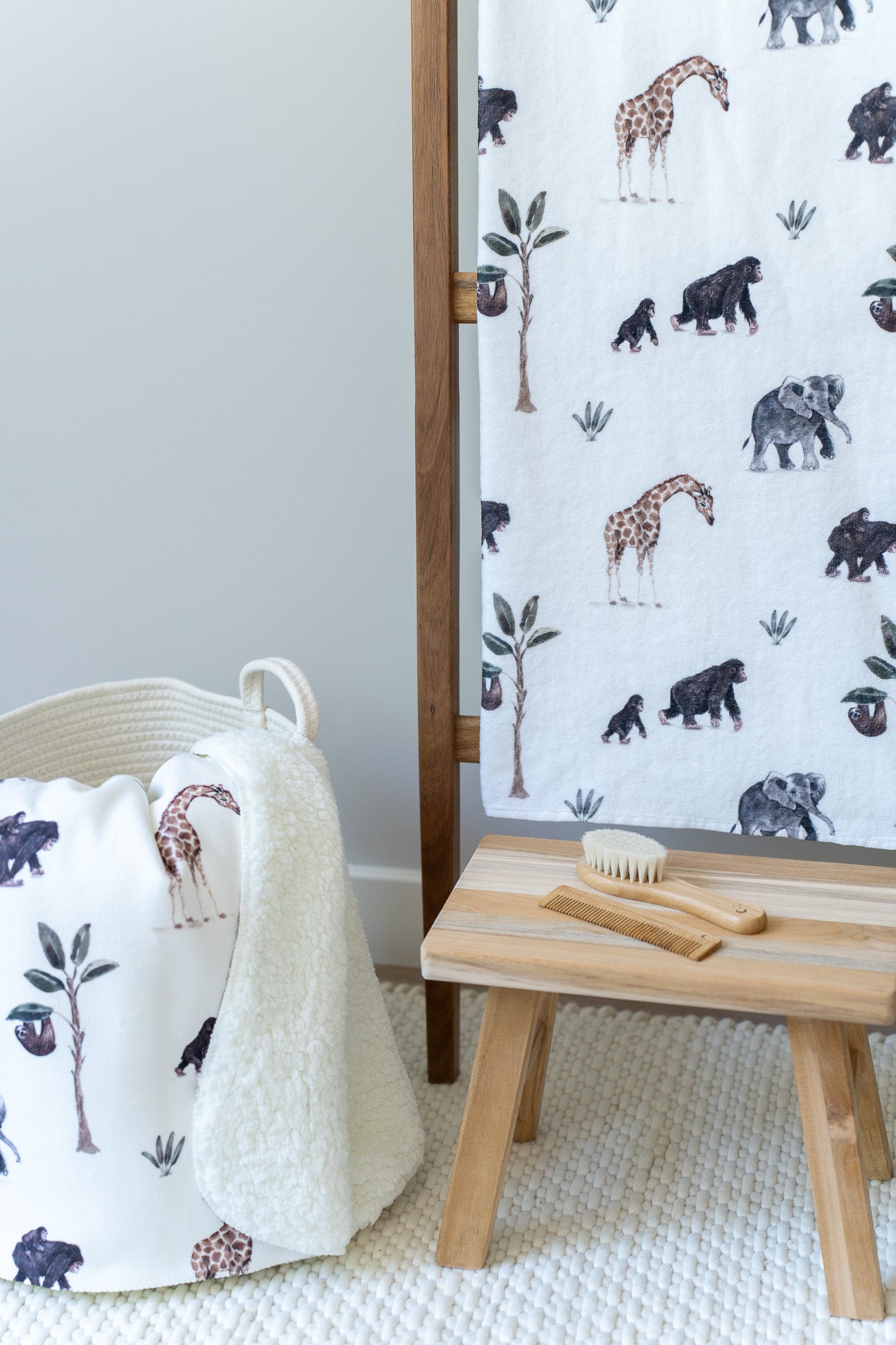 Eco towel with jungle print