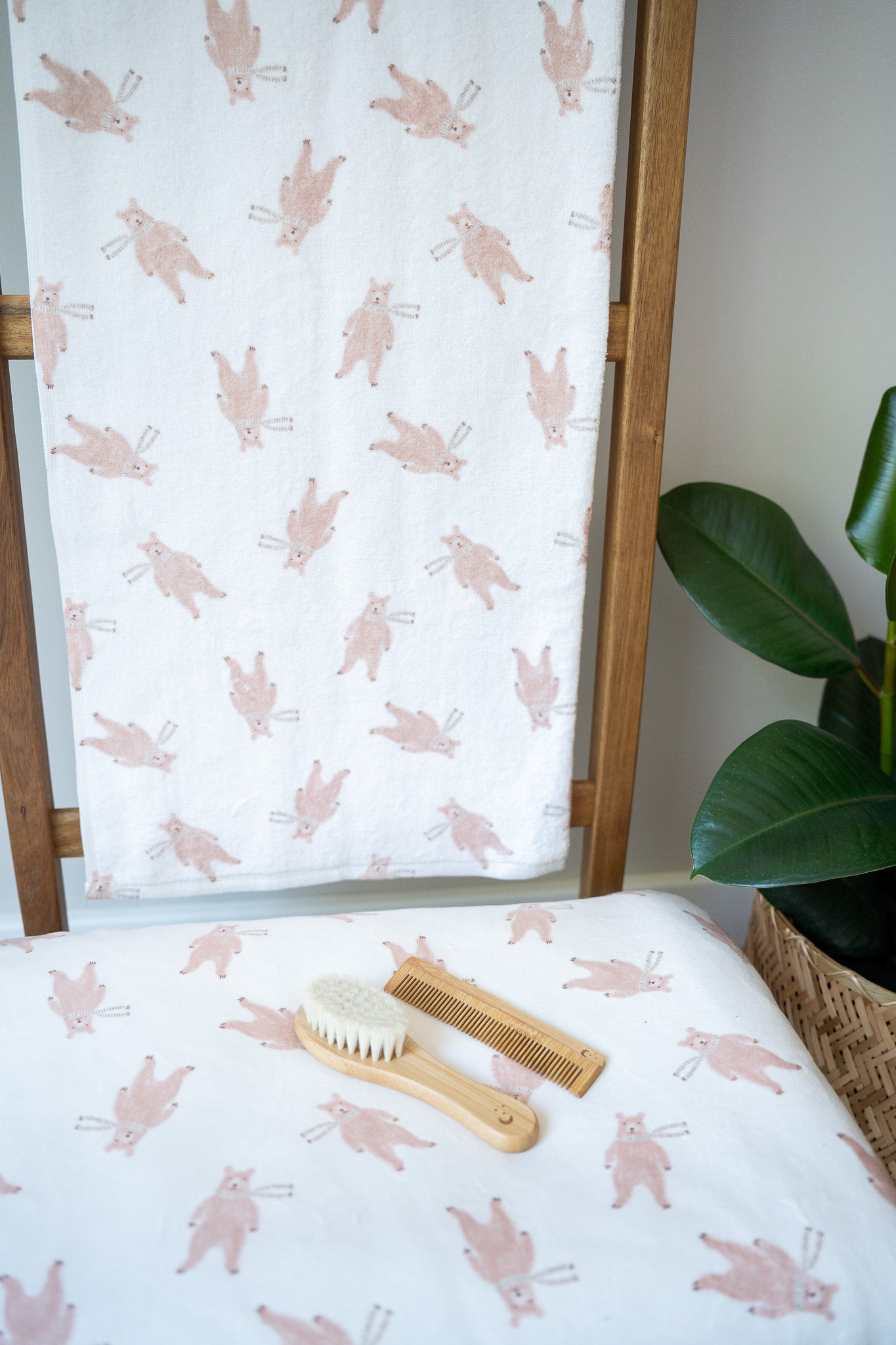 Eco towel with caramel bears