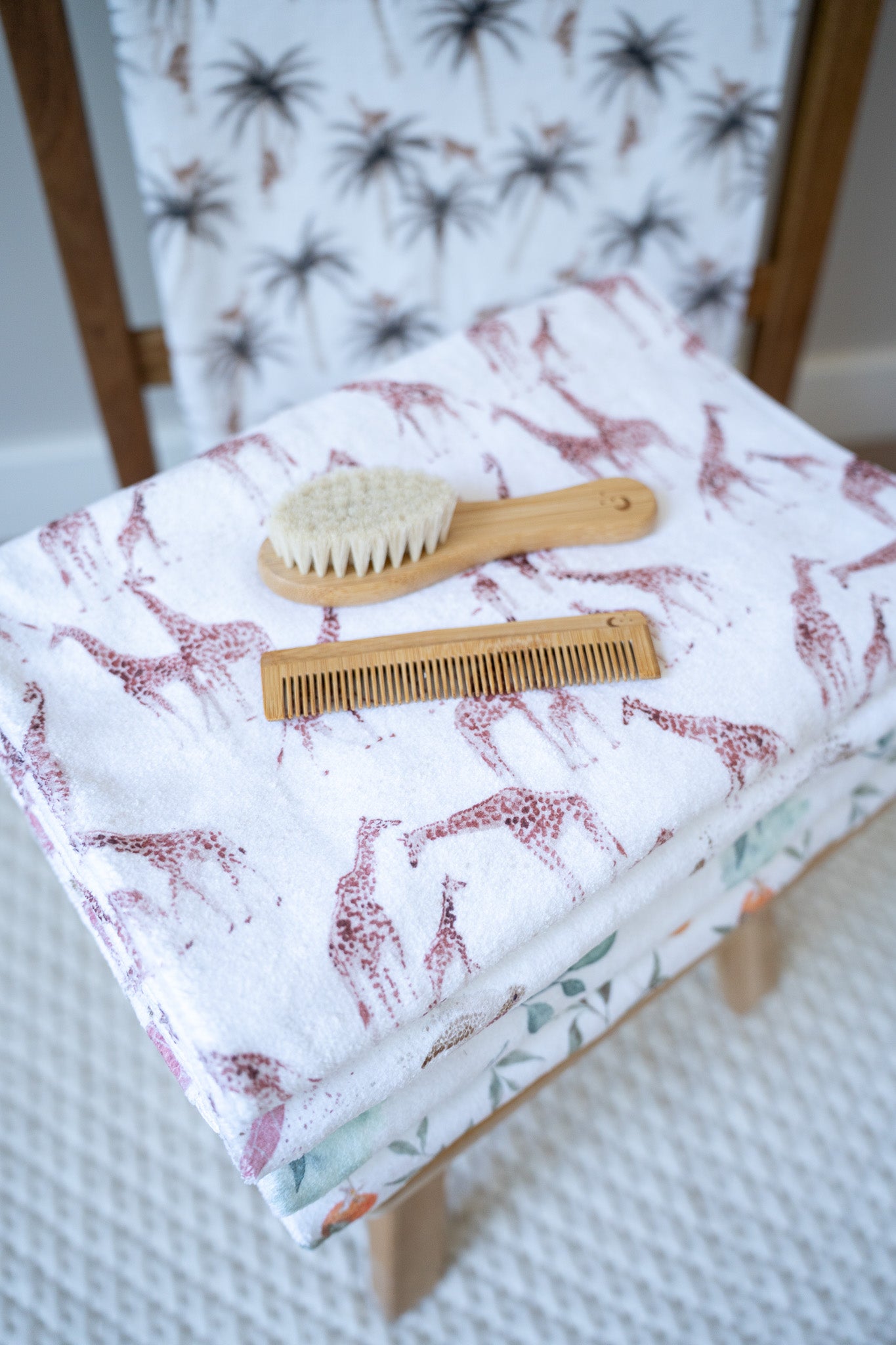 Eco towel with giraffes