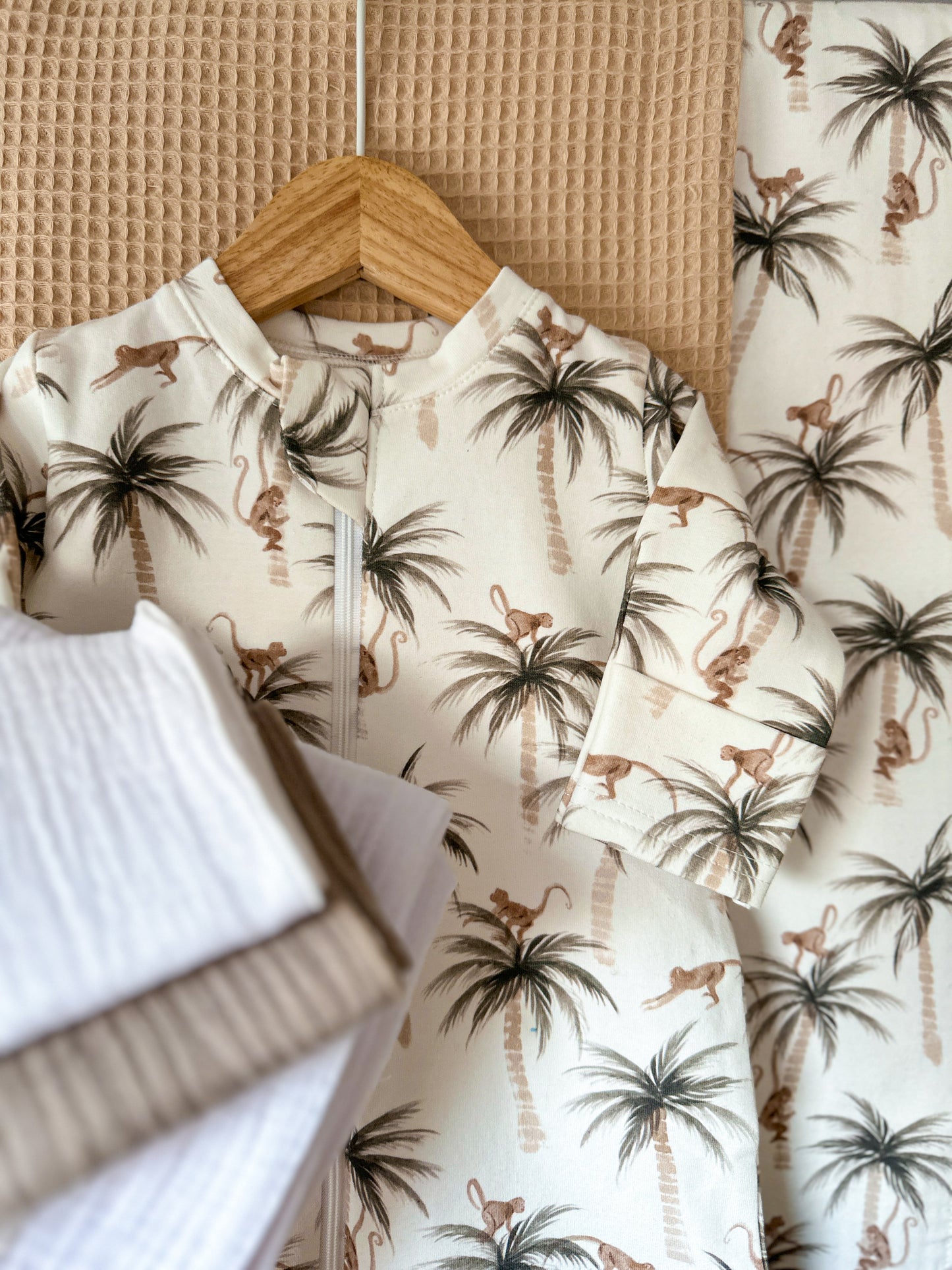 Gift box MONKEYS AND PALMS (set of 3 items)