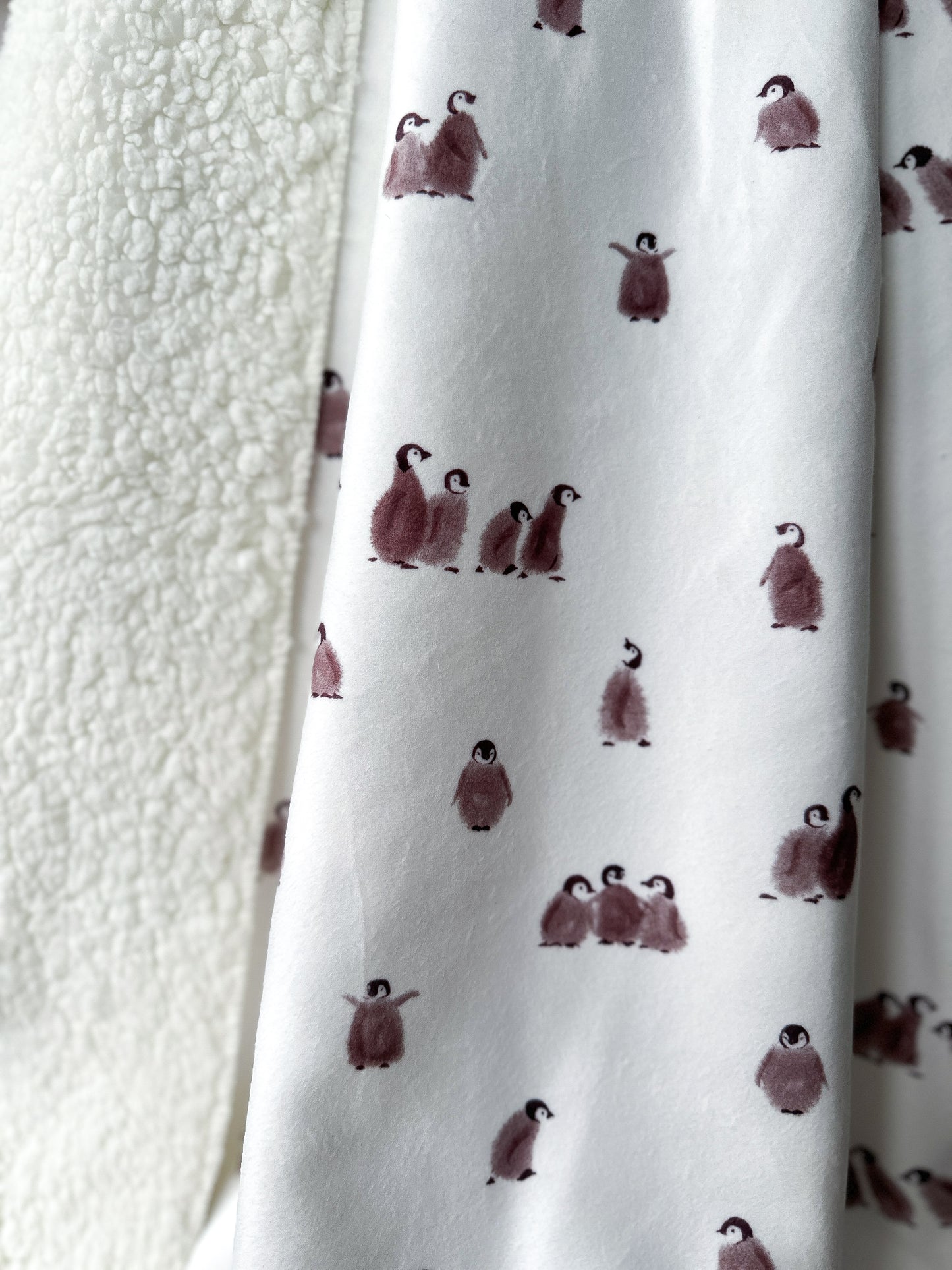 Wooly teddy blanket with Pinguins