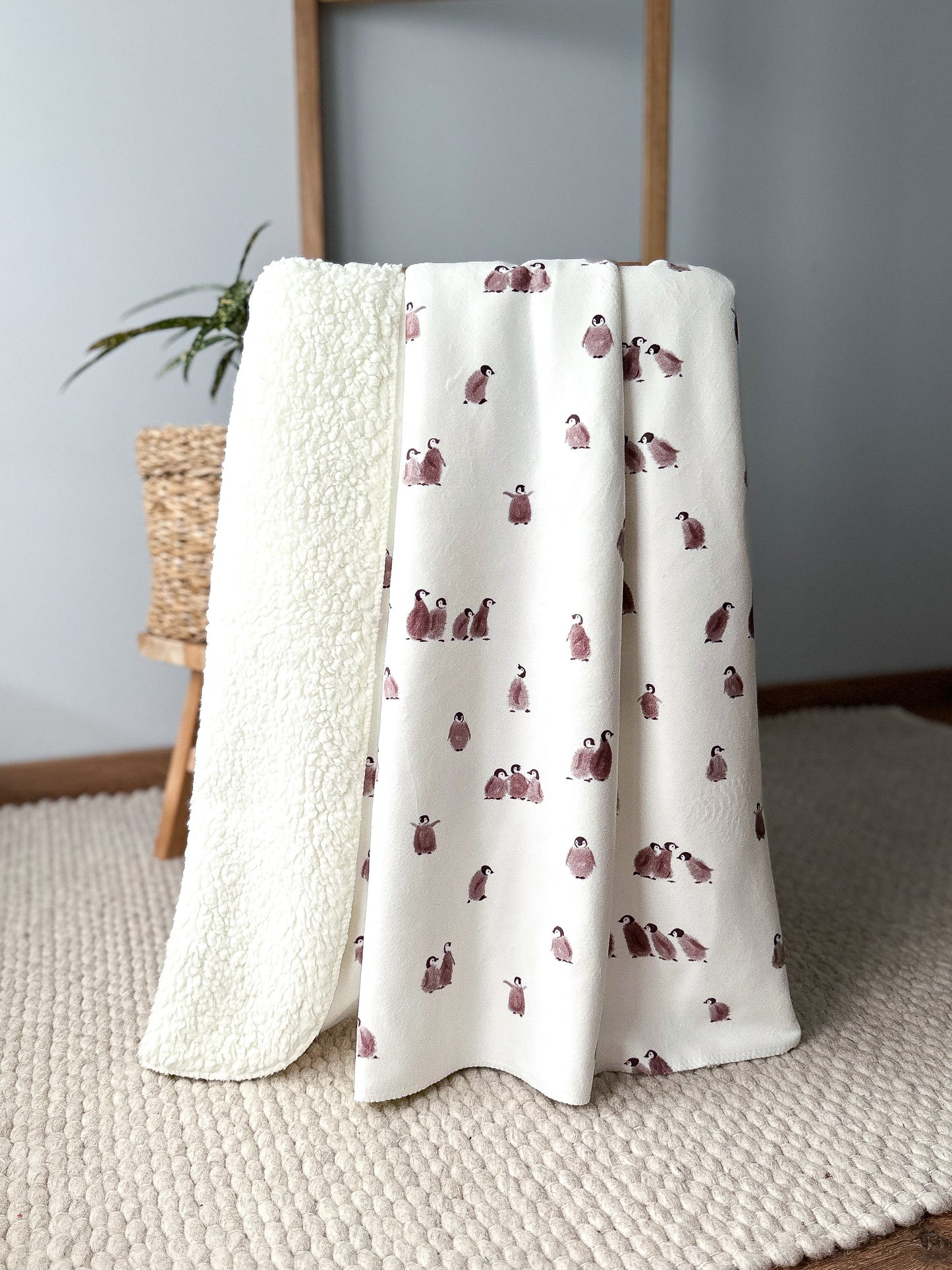 Wooly teddy blanket with Pinguins