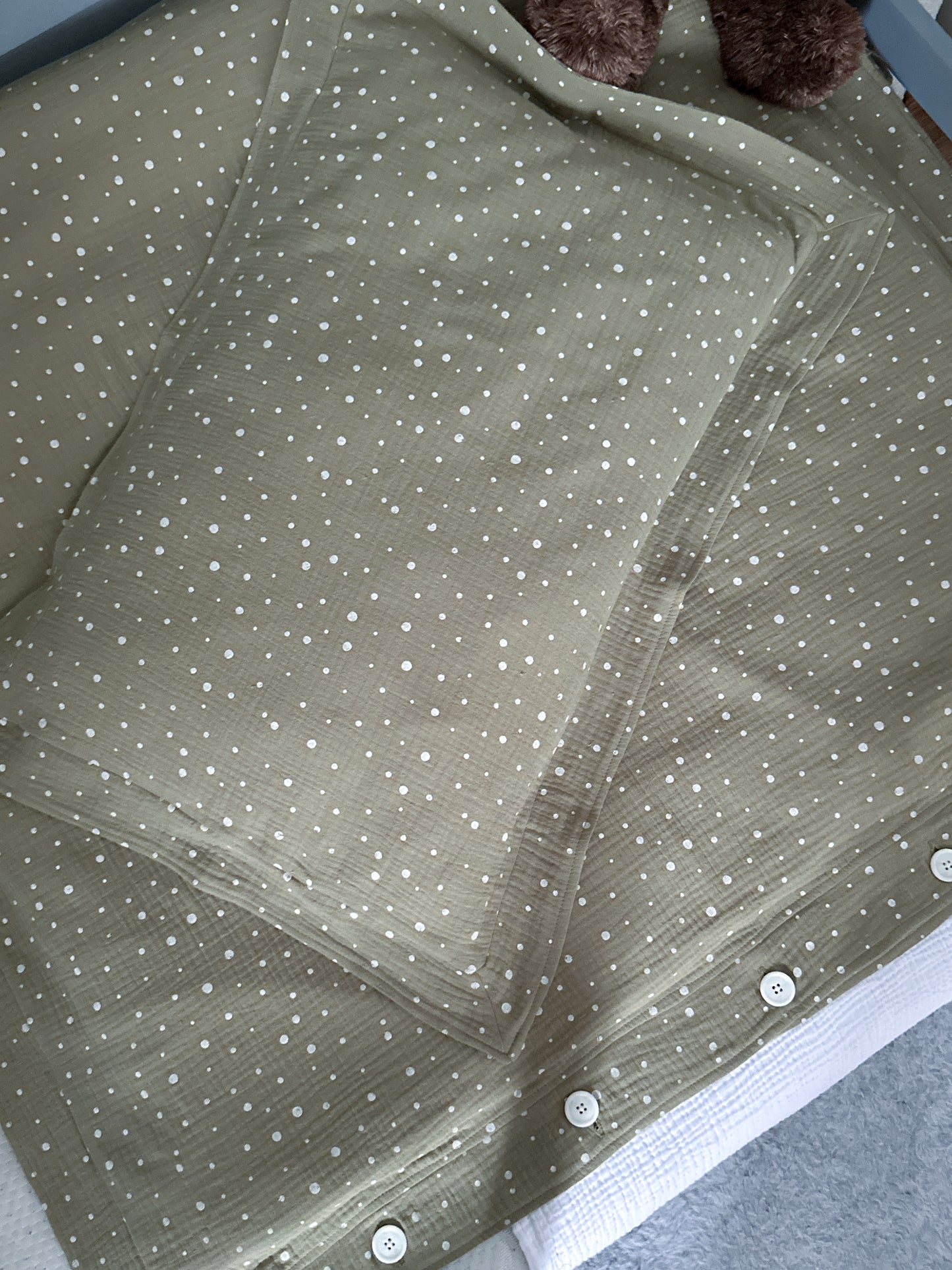 Sage Green Muslin Kids Bedding Set with Decorative Edge and Polka Dots | Soft Cotton Nursery Bedding