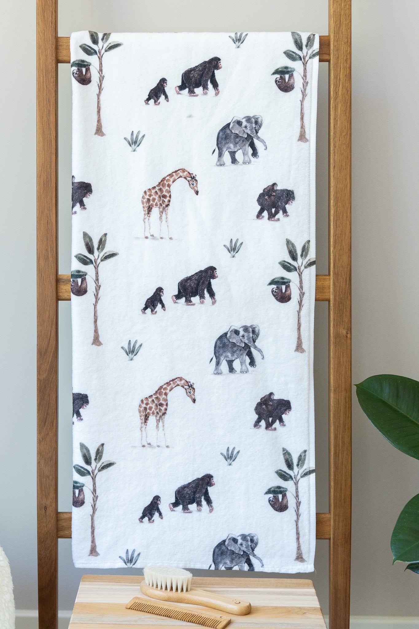 Baby terry towel with jungle print